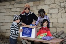 Heydər Əliyev Fondunun təşəbbüsü ilə aztəminatlı ailələrə Novruz sovqatları paylanılıb (FOTO)