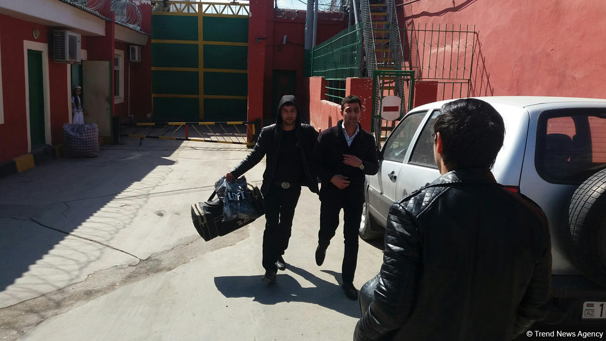 12, 6 və 14 saylı cəzaçəkmə müəssisələrindən 75 məhkum azadlığa buraxılıb (YENİLƏNİB 2) (FOTO)
