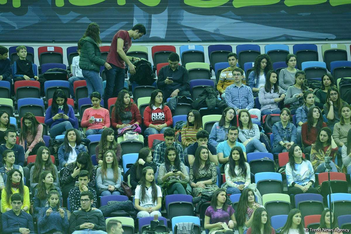 Bakıda idman gimnastikası üzrə Dünya Kubokunda final yarışlarının ikinci günü başladı (FOTO)