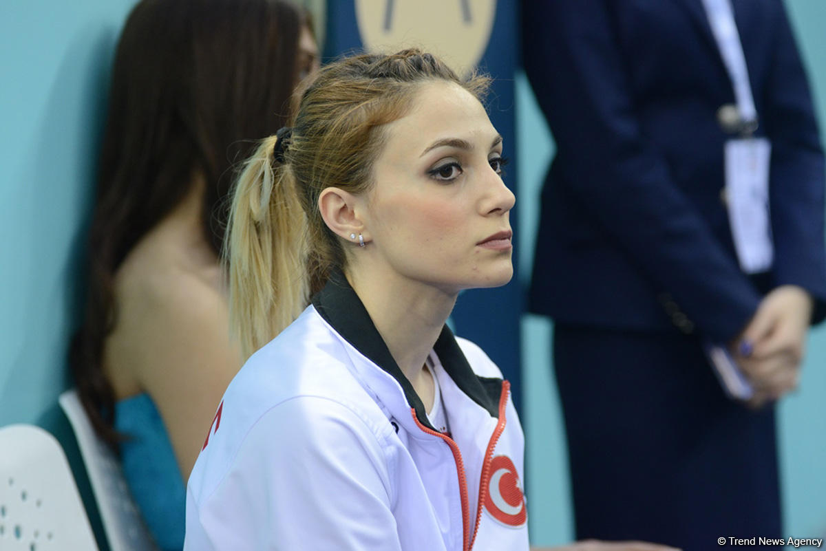 Bakıda idman gimnastikası üzrə Dünya Kubokunda final yarışlarının ikinci günü başladı (FOTO)