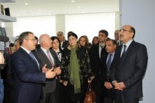 Azərbaycanda  yeni konsepsiyalı ilk kompleks - kitabxana açılıb (FOTO)