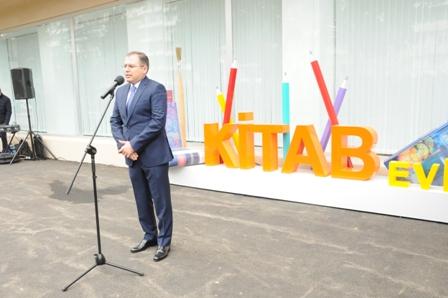 Azərbaycanda  yeni konsepsiyalı ilk kompleks - kitabxana açılıb (FOTO)