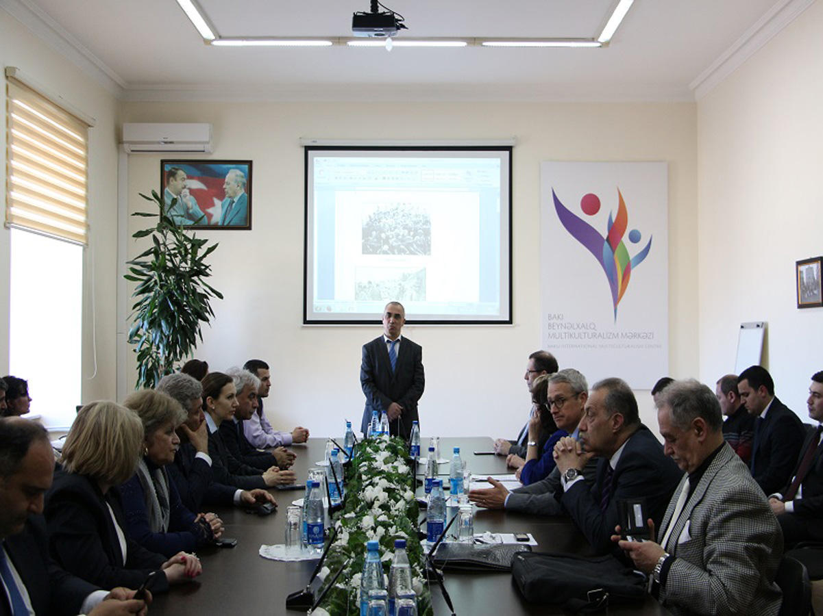 Fransa universitetinin professorları Bilik Fondunda (FOTO)