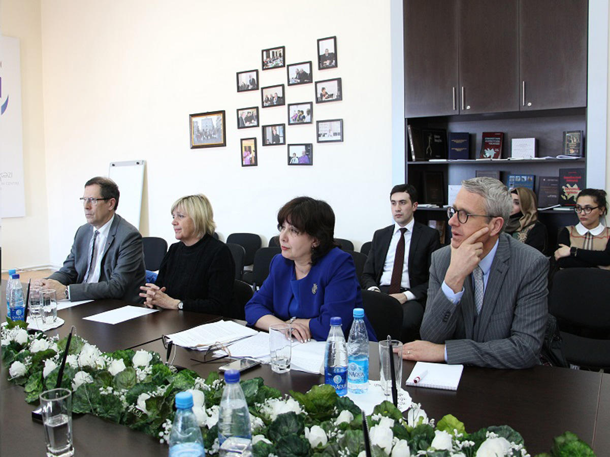 Fransa universitetinin professorları Bilik Fondunda (FOTO)
