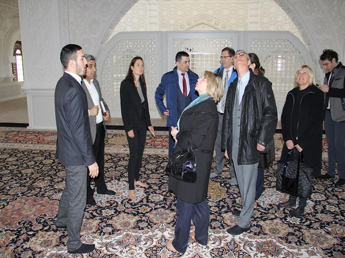 Fransa universitetinin professorları Bilik Fondunda (FOTO)