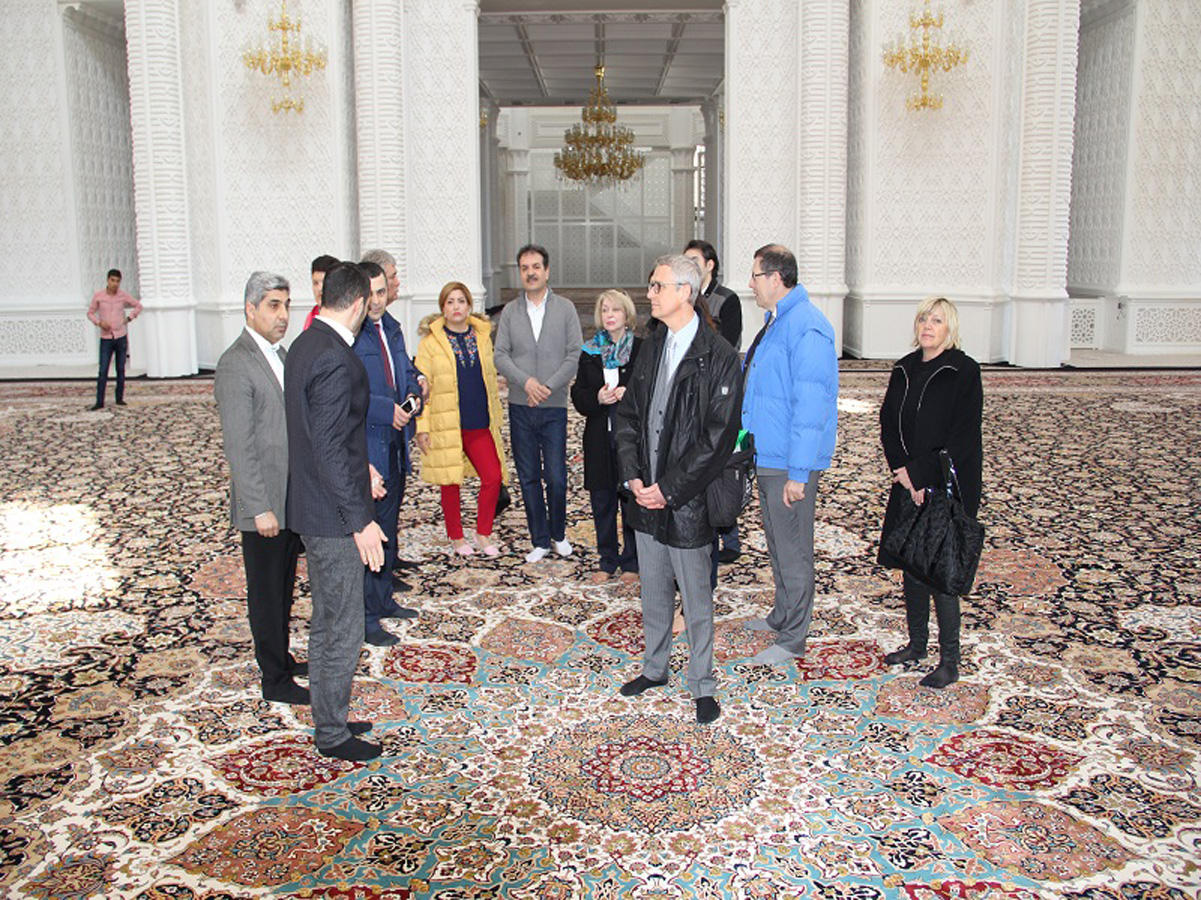 Fransa universitetinin professorları Bilik Fondunda (FOTO)
