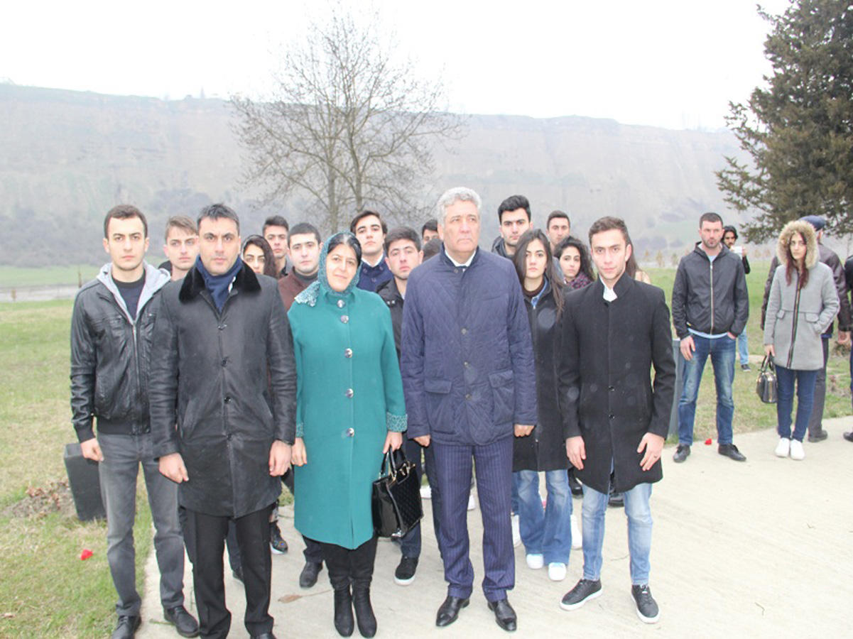 Gənclər Quba Soyqırımı Memorial Kompleksini ziyarət ediblər (FOTO)