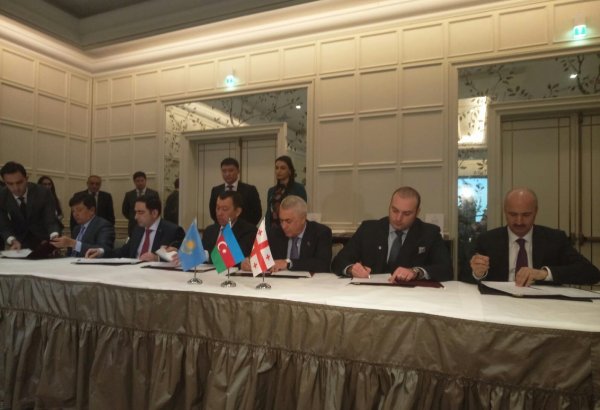 Azərbaycan, Qazaxıstan, Gürcüstan "Transxəzər nəqliyyat dəhlizi" çərçivəsində protokol imzaladı (FOTO)