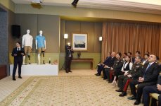 Birinci vitse-prezident Mehriban Əliyeva aprel döyüşləri zamanı Azərbaycan Ordusunun yaralanmış bir qrup əsgər və zabiti ilə görüşüb (FOTO) (YENİLƏNİB)
