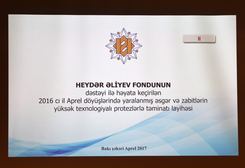 Birinci vitse-prezident Mehriban Əliyeva aprel döyüşləri zamanı Azərbaycan Ordusunun yaralanmış bir qrup əsgər və zabiti ilə görüşüb (FOTO) (YENİLƏNİB)