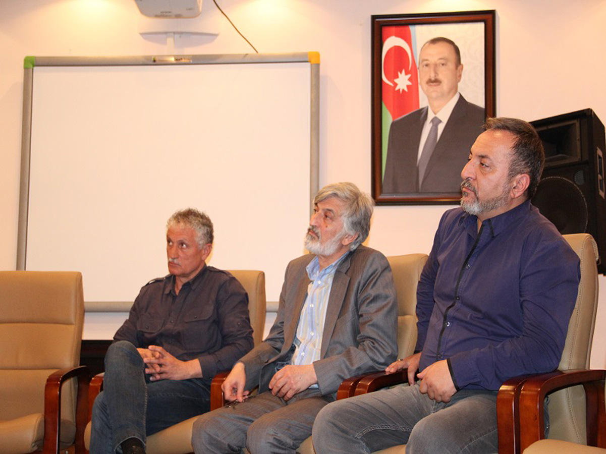 Bilik Fondu gəncləri “Dolu” filminin yaradıcıları ilə görüşdürüb (FOTO)