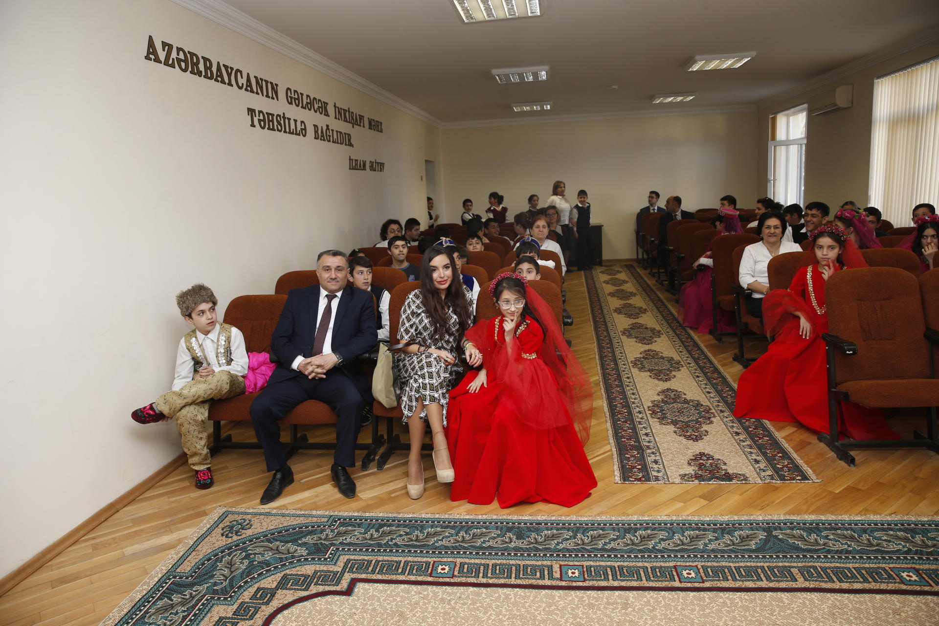Leyla Əliyeva sağlamlıq imkanları məhdud uşaqlar üçün xüsusi internat məktəblərində olub (FOTO)