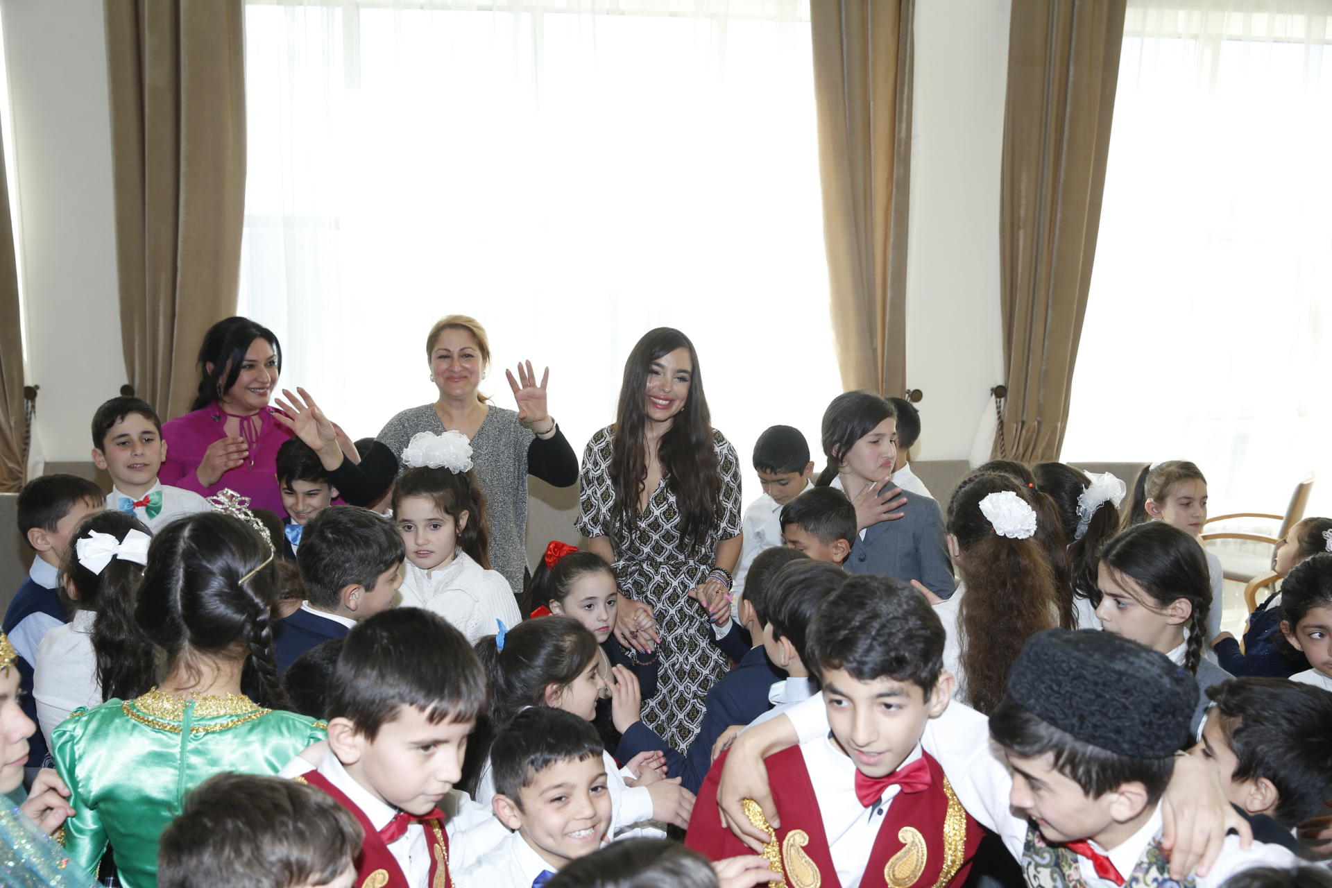 Leyla Əliyeva sağlamlıq imkanları məhdud uşaqlar üçün xüsusi internat məktəblərində olub (FOTO)