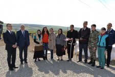 Leyla Əliyeva İsmayıllıda aztəminatlı ailələr üçün meyvə bağlarının salınmasında iştirak edib (FOTO)