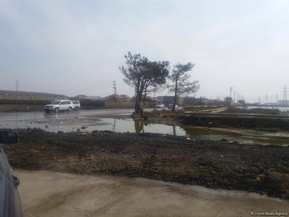 Zabrat-Kürdəxanı yolunu su basıb (FOTO)
