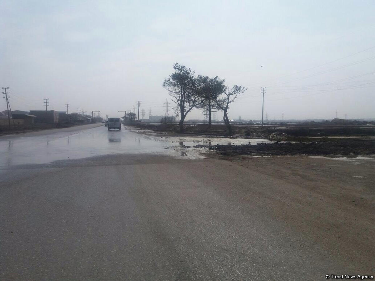 Zabrat-Kürdəxanı yolunu su basıb (FOTO)