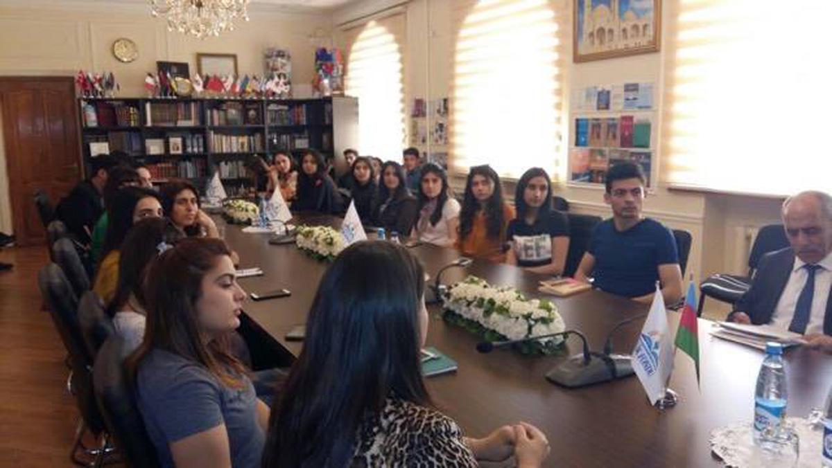 Bilik Fondunda "Danışan tarix: erməni xisləti - 24 aprel" filminin müzakirəsi keçirilib (FOTO)