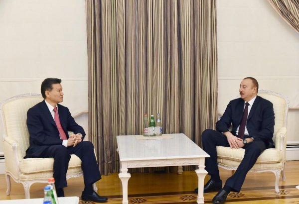 Prezident İlham Əliyev Beynəlxalq Şahmat Federasiyasının prezidentini qəbul edib (YENİLƏNİB)