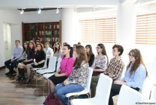 İslam Həmrəyliyi Oyunlarının könüllüləri ilə işləyən psixoloqlara sertifikatlar verilib (FOTO)