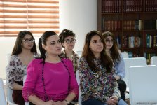 İslam Həmrəyliyi Oyunlarının könüllüləri ilə işləyən psixoloqlara sertifikatlar verilib (FOTO)