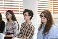 İslam Həmrəyliyi Oyunlarının könüllüləri ilə işləyən psixoloqlara sertifikatlar verilib (FOTO)