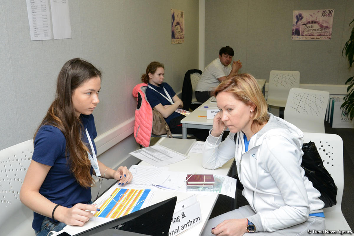 Nümayəndə heyətləri bədii gimnastika üzrə Dünya Kuboku üçün akkreditasiyadan keçir (FOTO)