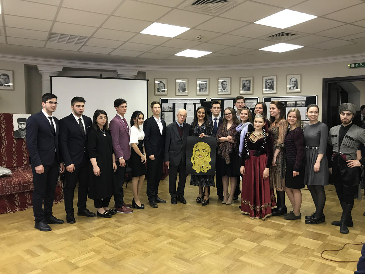 Heydər Əliyev Fondunun vitse-prezidenti Leyla Əliyeva MDU nəzdində Asiya və Afrika Ölkələri İnstitutunda olub (FOTO)