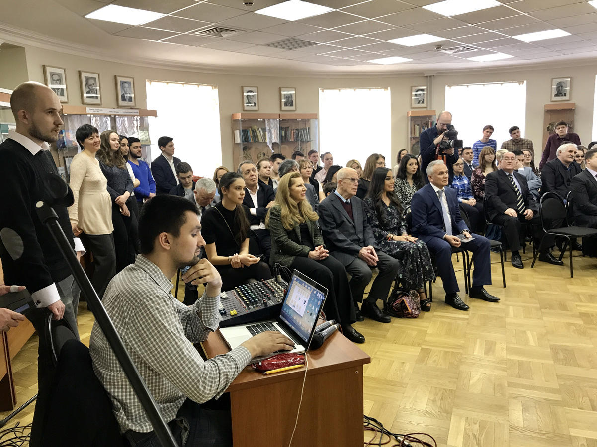 Heydər Əliyev Fondunun vitse-prezidenti Leyla Əliyeva MDU nəzdində Asiya və Afrika Ölkələri İnstitutunda olub (FOTO)