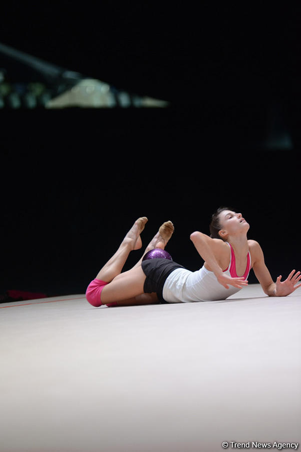 Bakıda bədii gimnastika üzrə Dünya Kuboku iştirakçılarının podium məşqləri başlayıb (FOTO)