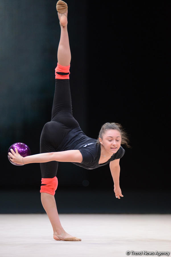 Bakıda bədii gimnastika üzrə Dünya Kuboku iştirakçılarının podium məşqləri başlayıb (FOTO)
