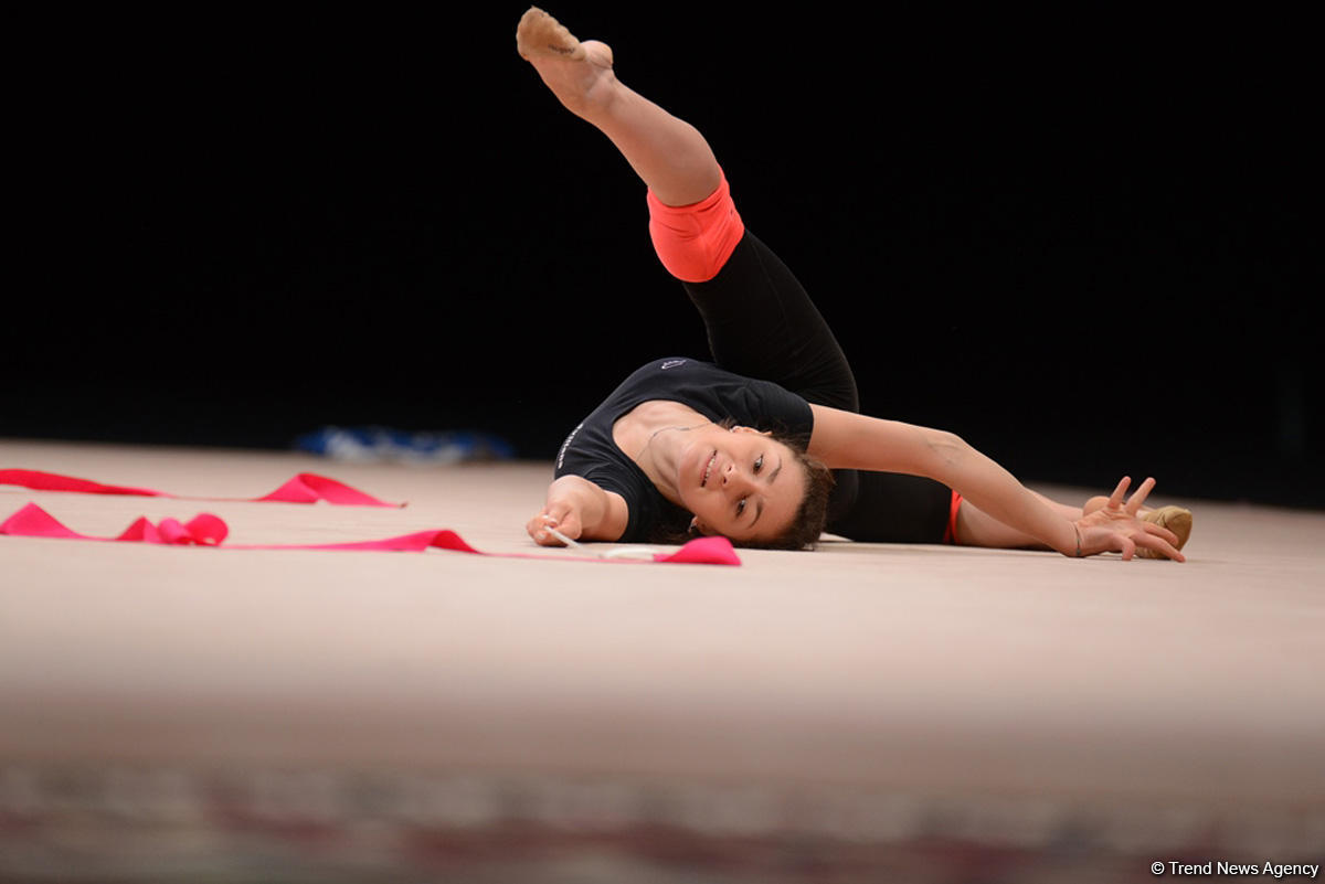Bakıda bədii gimnastika üzrə Dünya Kuboku iştirakçılarının podium məşqləri başlayıb (FOTO)