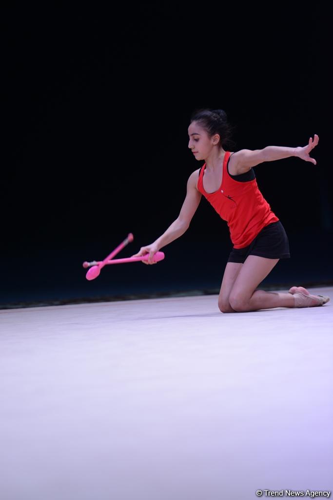 Bakıda bədii gimnastika üzrə Dünya Kuboku iştirakçılarının podium məşqləri başlayıb (FOTO)