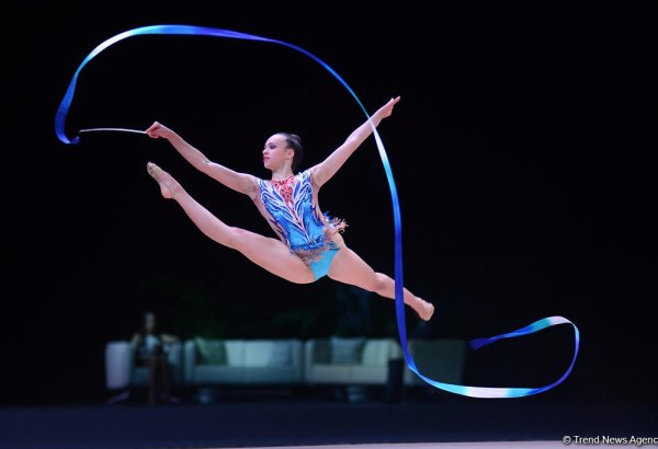 Bədii gimnastika üzrə Dünya Kuboku yarışlarında ən yaxşı məqamlar - ikinci gün (FOTO)