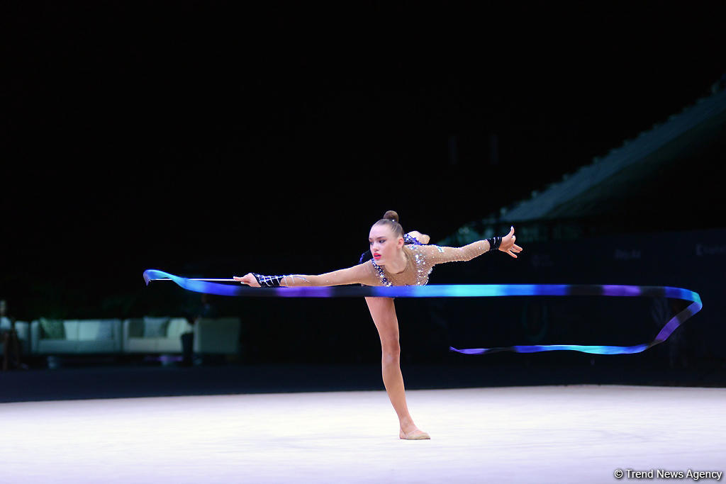 Bədii gimnastika üzrə Dünya Kuboku yarışlarında ən yaxşı məqamlar - ikinci gün (FOTO)