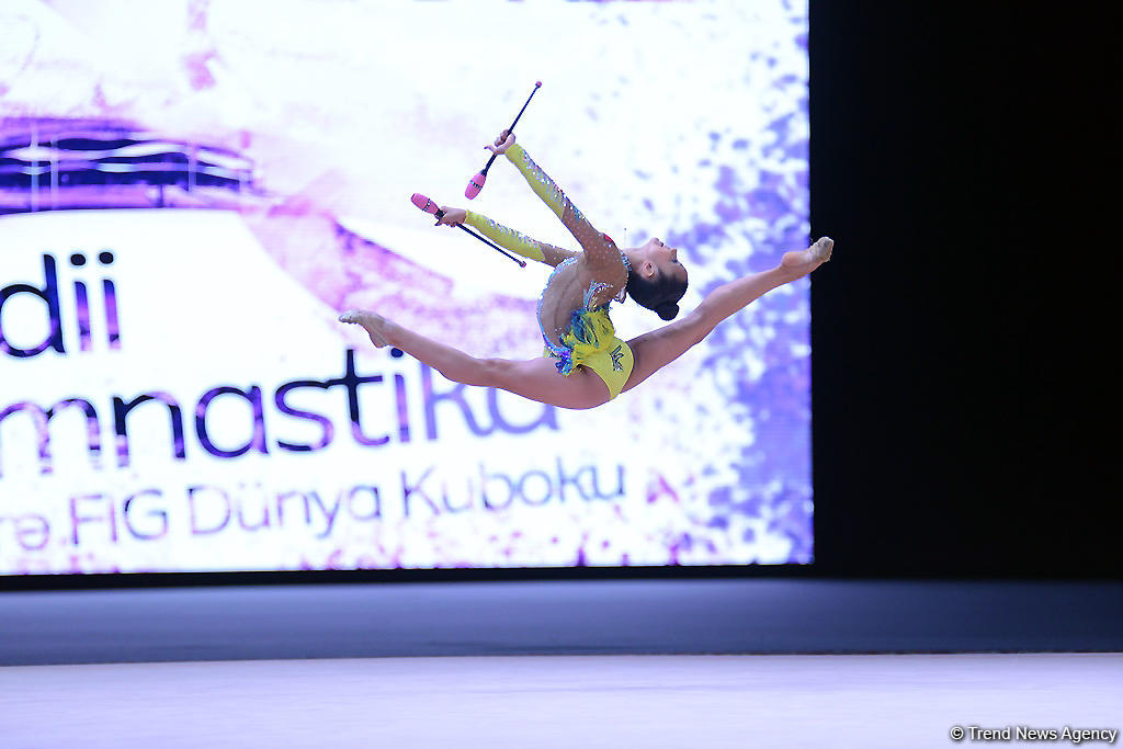 Bədii gimnastika üzrə Dünya Kuboku yarışlarında ən yaxşı məqamlar - ikinci gün (FOTO)