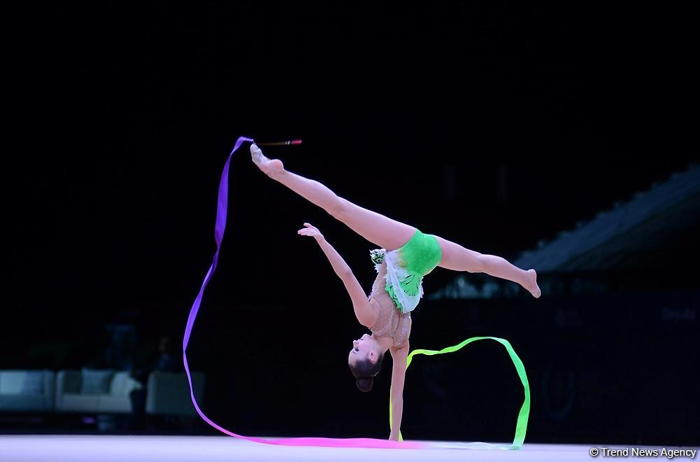 Bədii gimnastika üzrə Dünya Kuboku yarışlarında ən yaxşı məqamlar - ikinci gün (FOTO)