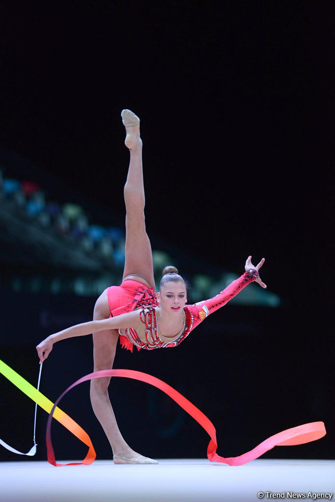 Bədii gimnastika üzrə Dünya Kuboku yarışlarında ən yaxşı məqamlar - ikinci gün (FOTO)