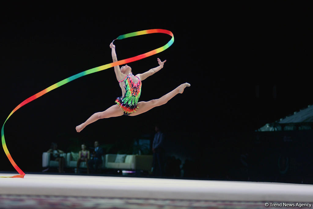 Bədii gimnastika üzrə Dünya Kuboku yarışlarında ən yaxşı məqamlar - ikinci gün (FOTO)