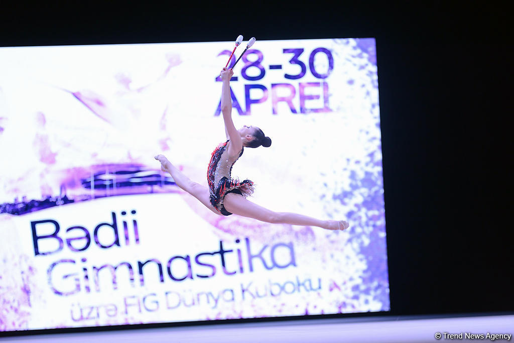 Bədii gimnastika üzrə Dünya Kuboku yarışlarında ən yaxşı məqamlar - ikinci gün (FOTO)
