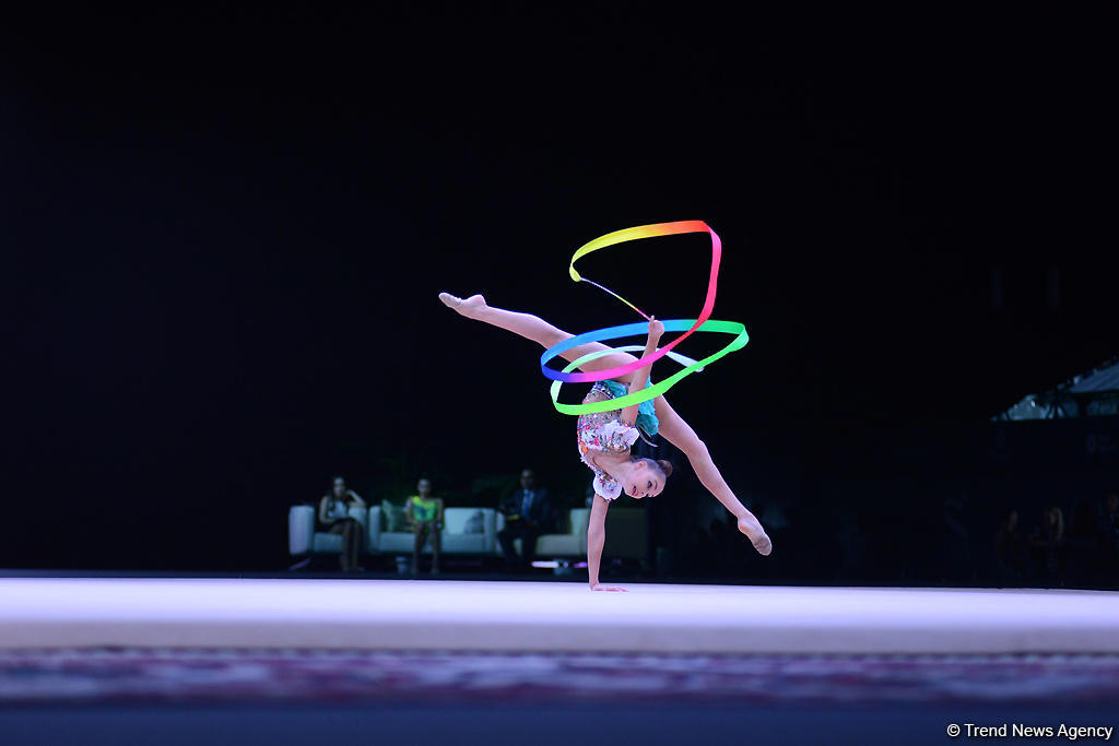 Bədii gimnastika üzrə Dünya Kuboku yarışlarında ən yaxşı məqamlar - ikinci gün (FOTO)
