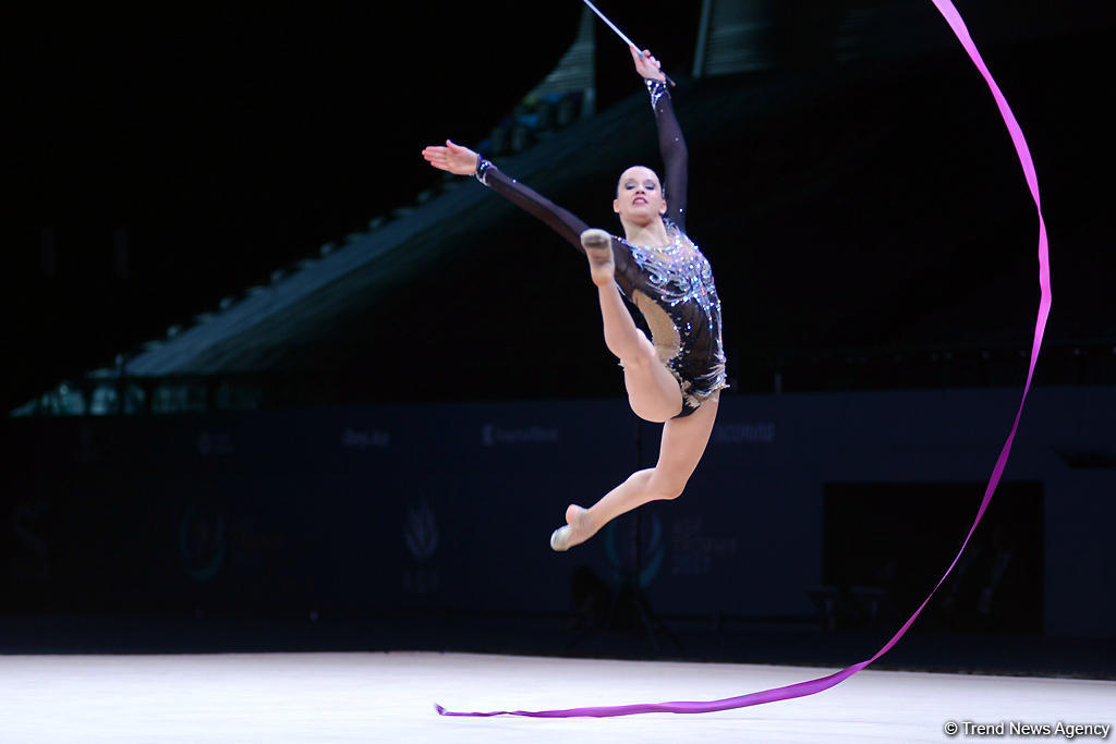 Bədii gimnastika üzrə Dünya Kuboku yarışlarında ən yaxşı məqamlar - ikinci gün (FOTO)