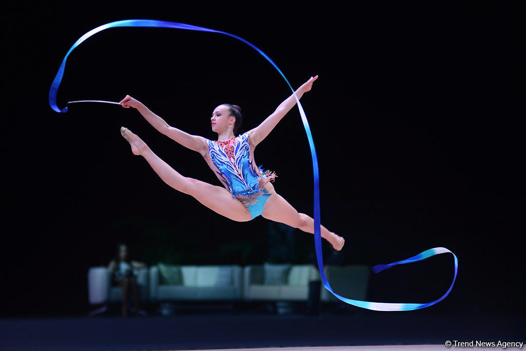Bədii gimnastika üzrə Dünya Kuboku yarışlarında ən yaxşı məqamlar - ikinci gün (FOTO)