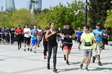 Heydər Əliyev Fondunun vitse-prezidenti Leyla Əliyeva “Bakı Marafonu-2017”də iştirak edib (YENİLƏNİB) (FOTO)
