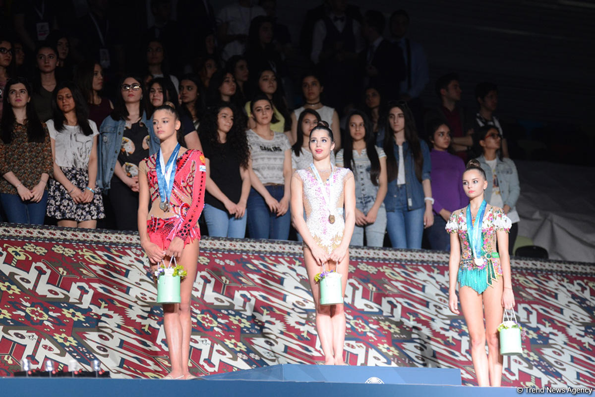 Bakıda bədii gimnastika üzrə Dünya Kubokunun fərdi çıxışlar üzrə qalibləri mükafatlandırılıb (FOTO)