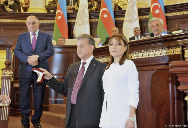 Nərgiz Paşayeva: "Ən müqəddəs vəzifəmiz – Nizami Gəncəvinin adını Oksford Universitetində daimi yaşatmaqdır" (FOTO)