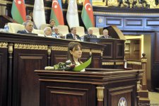 Nərgiz Paşayeva: "Ən müqəddəs vəzifəmiz – Nizami Gəncəvinin adını Oksford Universitetində daimi yaşatmaqdır" (FOTO)