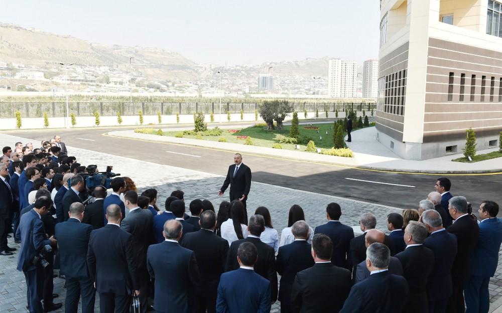 Prezident İlham Əliyev Bakı Ali Neft Məktəbinin kampusunun açılışında iştirak edib (FOTO) (YENİLƏNİB-2)