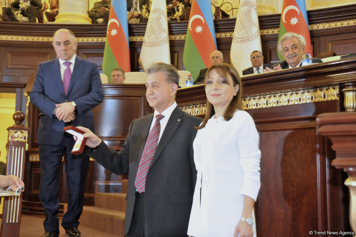 Nərgiz Paşayeva: "Ən müqəddəs vəzifəmiz – Nizami Gəncəvinin adını Oksford Universitetində daimi yaşatmaqdır" (FOTO)