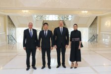 Prezident İlham Əliyev və xanımı Beynəlxalq Gimnastika Federasiyasının prezidentini və baş katibini qəbul ediblər (FOTO)