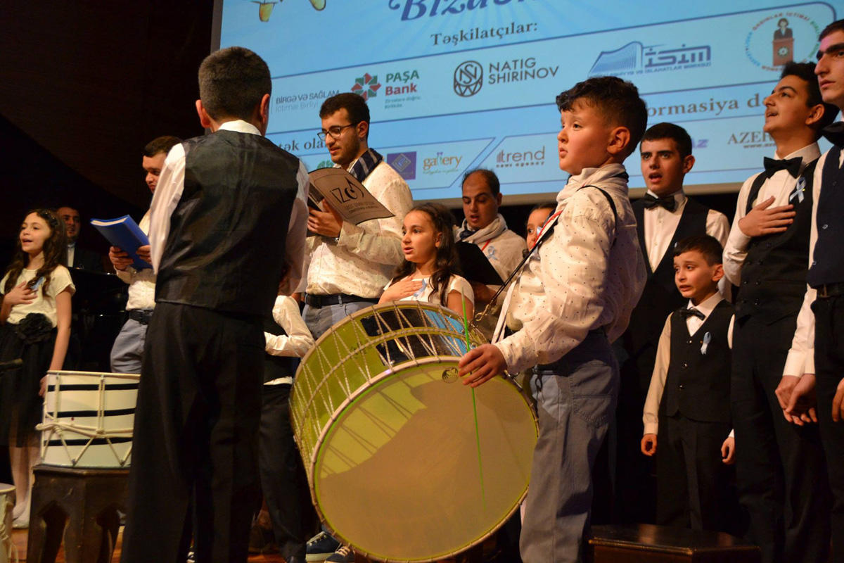 Beynəlxalq Muğam Mərkəzində “Mavi İşıqla İşıqlandır ”adlı konsert keçirilib (FOTO)